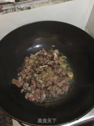 【江西】蒜苗干鸭腿的做法步骤：3