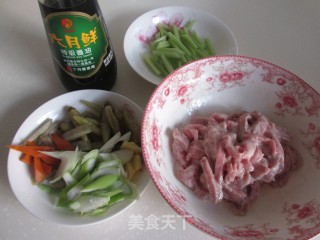 【四川】泡椒牛柳的做法步骤：3