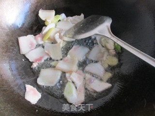 【山东】家常炒莲藕的做法步骤：2