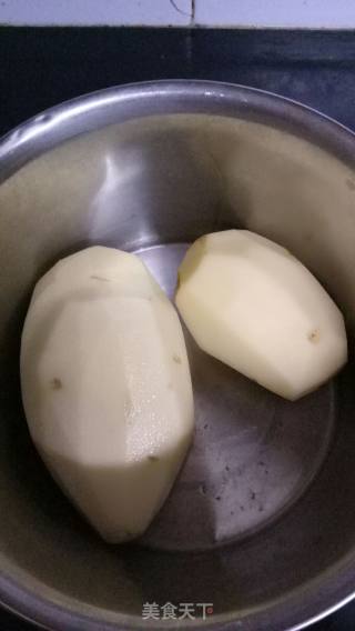 【毕节】麻辣炸土豆的做法步骤：1