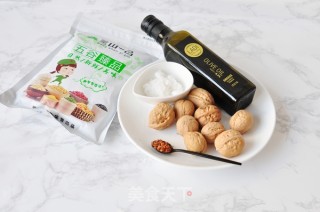 核桃藕粉糊的做法步骤：1