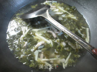 【宁波】五花肉雪菜冬笋汤的做法步骤：8