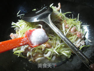 【宁波】韭菜芽虾仁炒乌贼的做法步骤：7