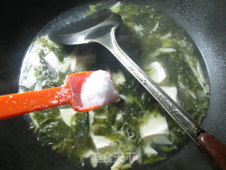 【宁波】雪菜冬笋豆腐汤的做法步骤：7