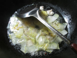 【宁波】白菜煮鲜虾小馄饨的做法步骤：5