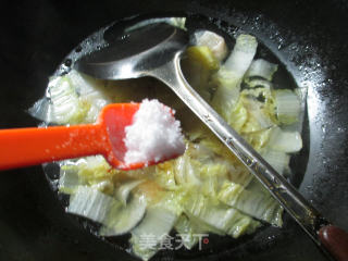 【宁波】白菜煮鲜虾小馄饨的做法步骤：7