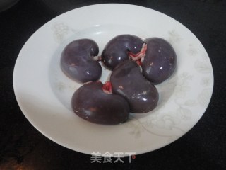 【东北】羊腰子炒韭菜的做法步骤：1