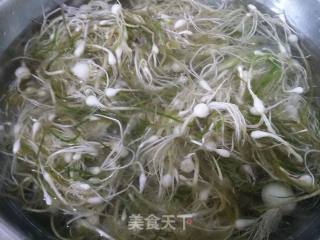 【东北】拌小根蒜的做法步骤：1