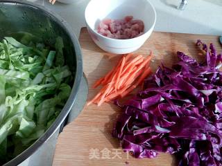 【辽宁】双色甘蓝炒肉丝的做法步骤：1