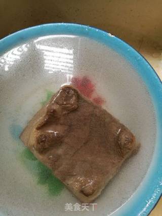 何氏梅菜扣肉的做法步骤：1