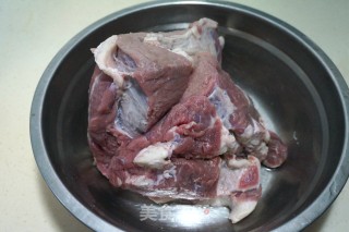 【北京】炖牛肉的做法步骤：1
