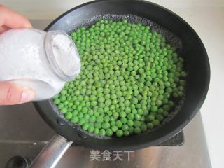 【湖北】青豆红薯炒肉丁的做法步骤：1