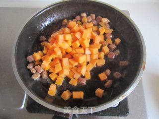 【湖北】青豆红薯炒肉丁的做法步骤：5