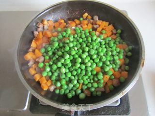 【湖北】青豆红薯炒肉丁的做法步骤：6