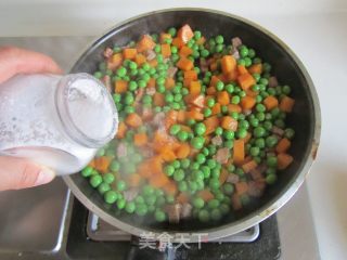 【湖北】青豆红薯炒肉丁的做法步骤：7