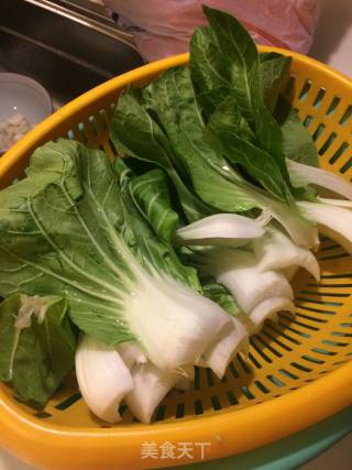 传统菜肴：腌菜花毛豆米的做法步骤：1