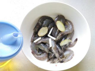 【烟台】盐焗鹰爪虾的做法步骤：4