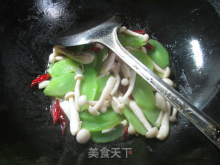 【宁波】白玉菇炒莴笋的做法步骤：8