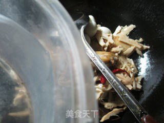 【宁波】鹌鹑蛋水笋烧中翅的做法步骤：4