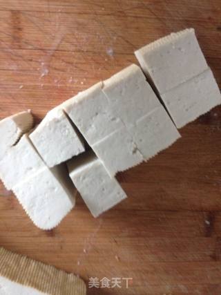 白菜炖老豆腐的做法步骤：1