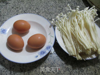 【宁波】金针菇煮荷叶蛋的做法步骤：1