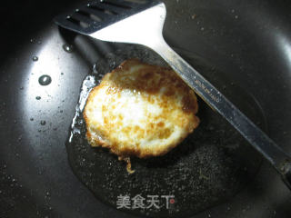 【宁波】金针菇煮荷叶蛋的做法步骤：2