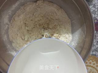葱香鸡蛋花卷的做法步骤：2