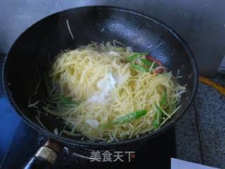 【东北】酸辣土豆丝的做法步骤：12