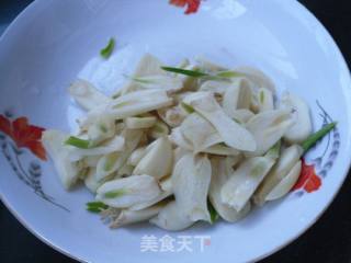 【东北】蒜煸小干鱼的做法步骤：4