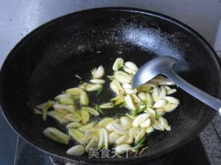 【东北】蒜煸小干鱼的做法步骤：7