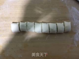 【东北】葱香孜然小花卷的做法步骤：9
