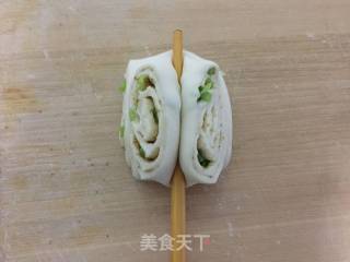 【东北】葱香孜然小花卷的做法步骤：11
