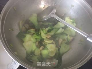 【东北】菜心炒香菇的做法步骤：4