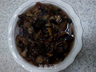 【黑龙江】小鸡炖蘑菇的做法步骤：1