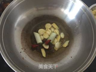 【东北】鹌鹑蛋烧排骨的做法步骤：4
