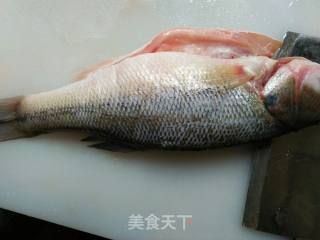 【广东】广式清蒸鱼的做法步骤：1