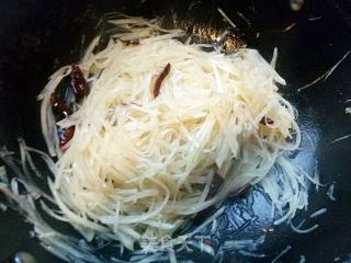 【山东】酸辣土豆丝的做法步骤：4