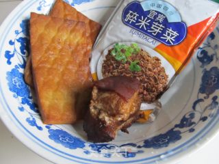 【四川】腊肉芽菜包子的做法步骤：5