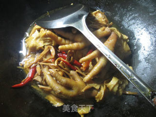 【宁波】黄花菜面筋烧鸡爪的做法步骤：11