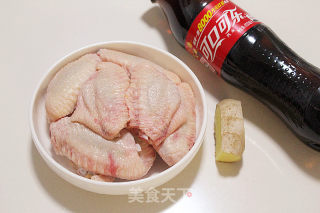 三个步骤吃到美味可乐鸡翅的做法步骤：1