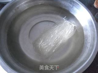 【东北】蒜蓉粉丝蒸鳕鱼的做法步骤：2