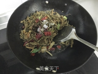 【湖北】焖干豇豆的做法步骤：8