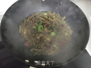 【湖北】焖干豇豆的做法步骤：9
