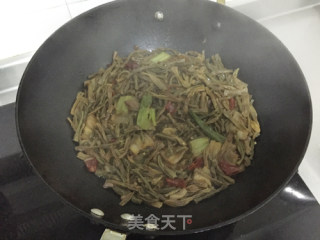 【湖北】焖干豇豆的做法步骤：10
