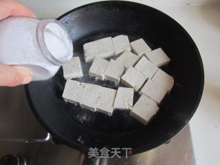 【湖北】平菇肉片炒豆腐的做法步骤：1