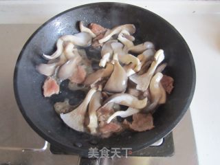 【湖北】平菇肉片炒豆腐的做法步骤：5