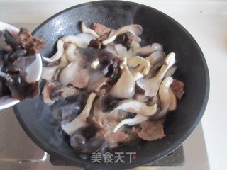 【湖北】平菇肉片炒豆腐的做法步骤：6