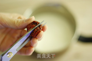 英式玫瑰奶茶的做法步骤：6