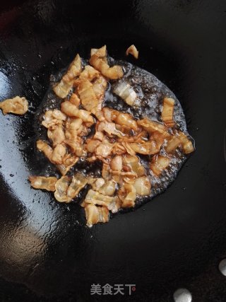 五花肉炒芋头的做法步骤：5