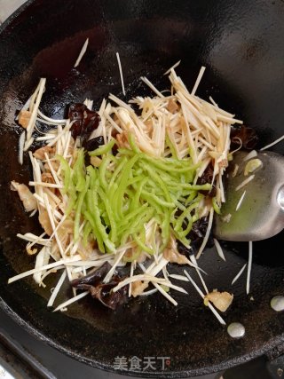 五花肉炒芋头的做法步骤：9